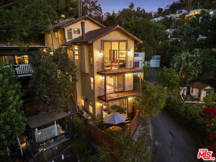 7223 Sycamore Trail  Los Angeles CA 90068 photo