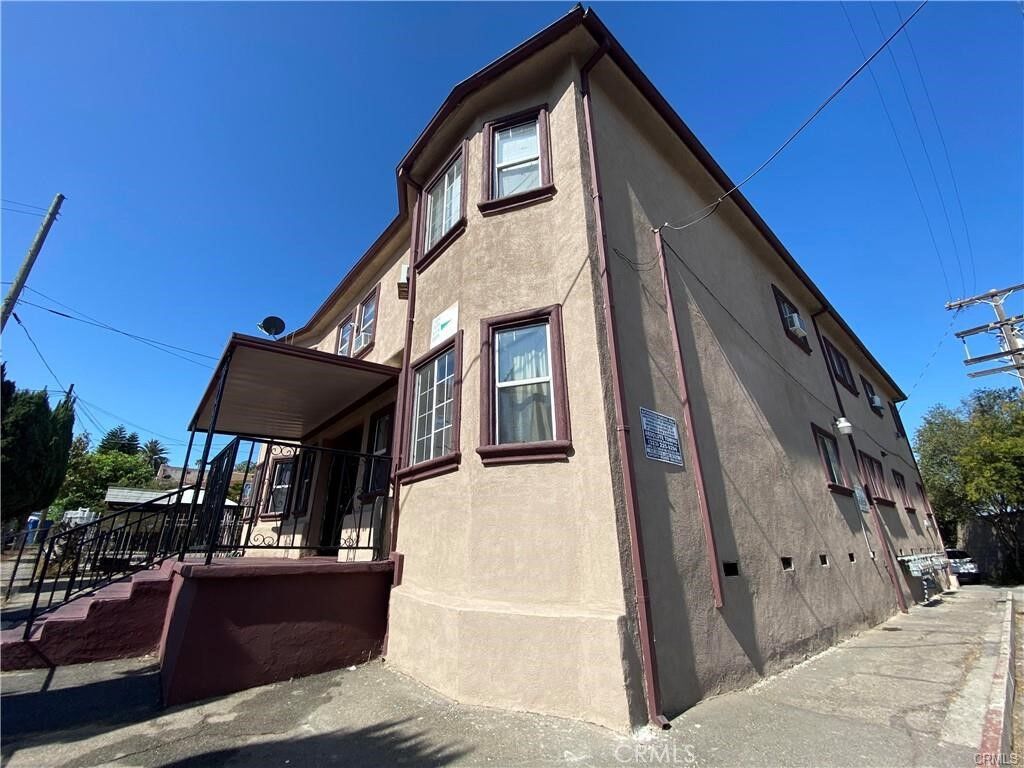 Property Photo: 727 Cornwell CA 90033