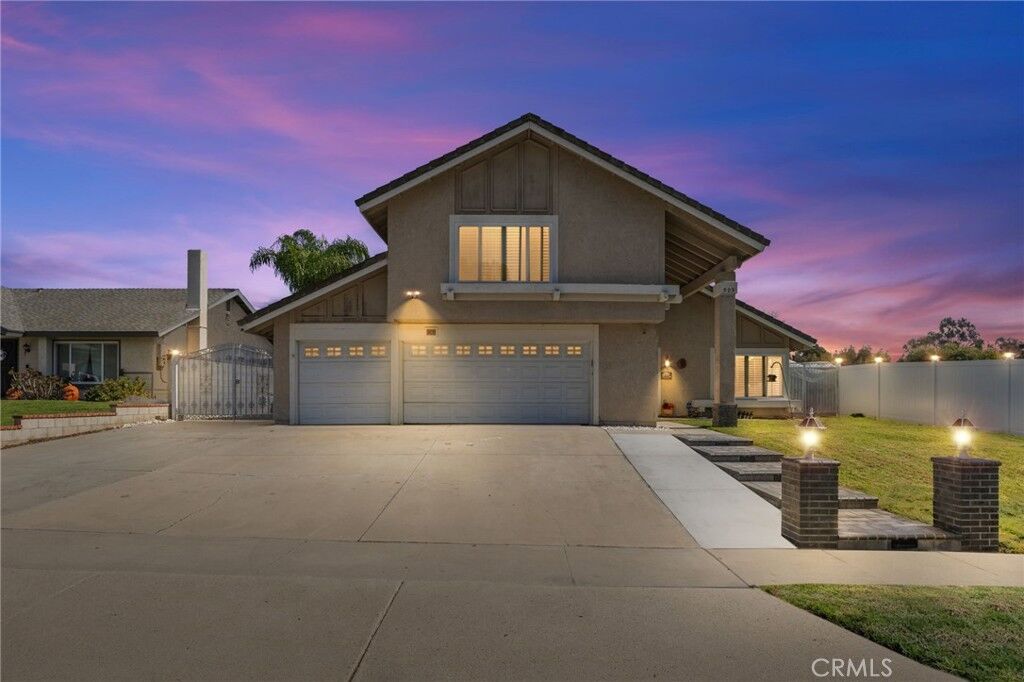 Property Photo:  909 Nottingham Drive  CA 92880 