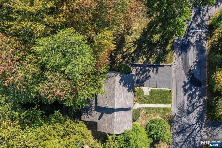 72 Glenwood Avenue  Demarest NJ 07627 photo
