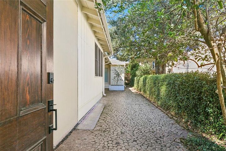Property Photo: 510 Betz Place LA 70005