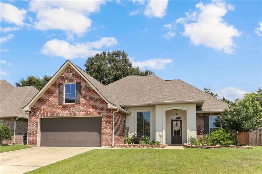 Property Photo: 933 Lob Lolly Court LA 70454