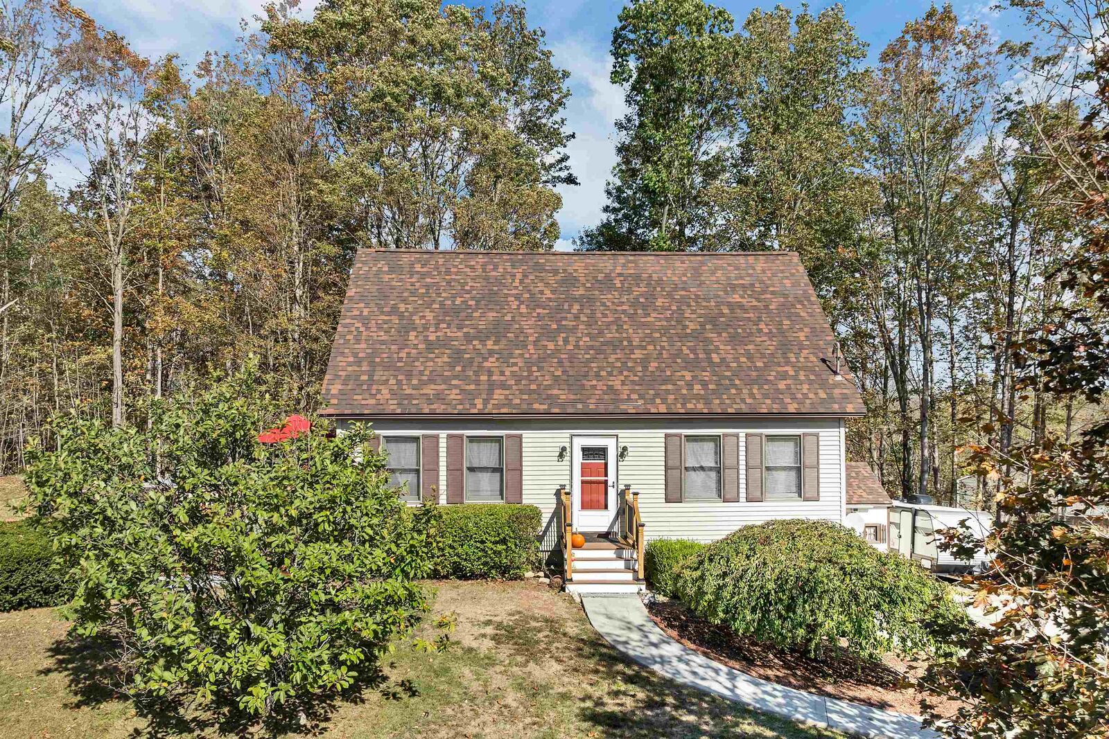 Property Photo:  18 Highcrest Drive  NH 03220 