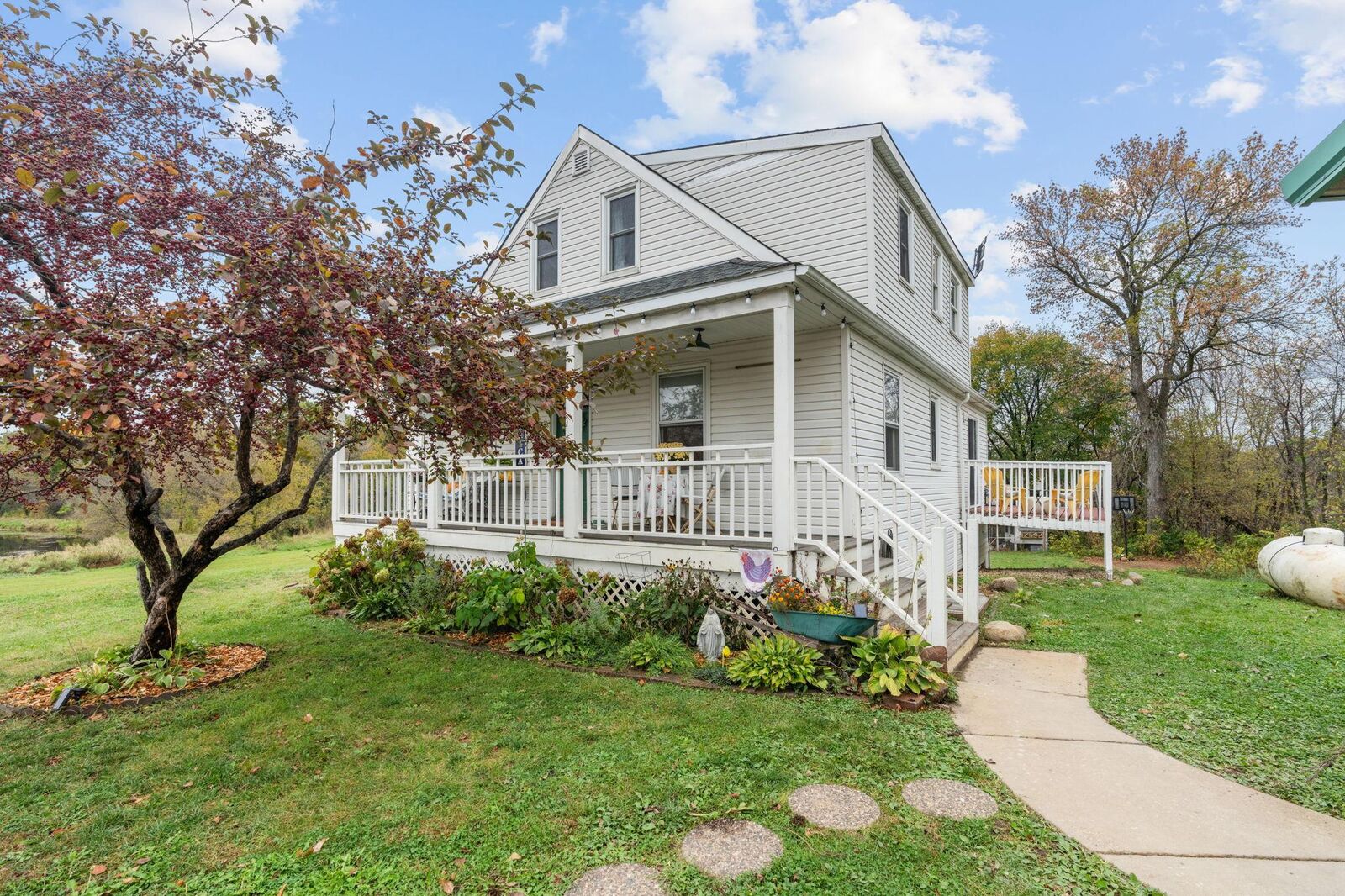 Property Photo: 8486 Acacia Avenue NE MN 55362