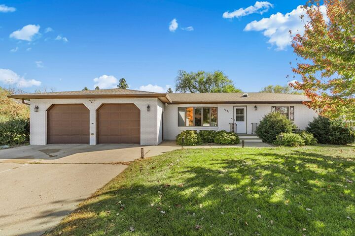 Property Photo:  1021 Pleasant Street  MN 56378 