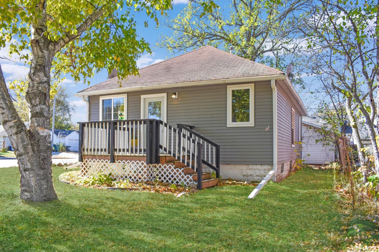 Property Photo: 426 Erie Avenue MN 56441