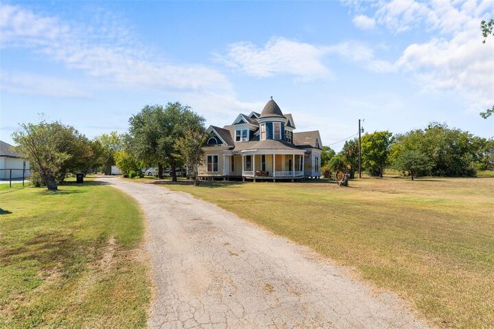 Property Photo: 1724 Zagota Crossing Road TX 75161