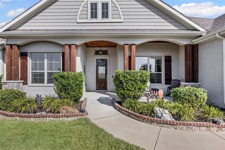 Property Photo: 1571 E Highland Road TX 75167