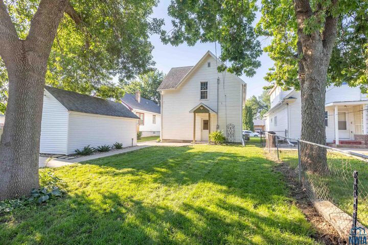 Property Photo: 4211 Orleans Avenue IA 51106