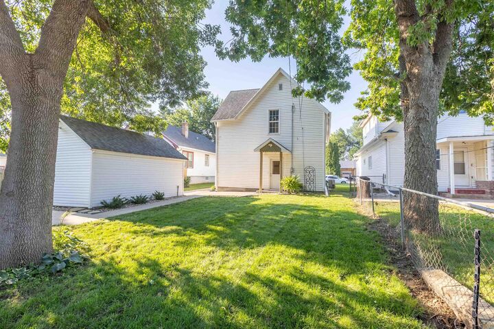 Property Photo:  4211 Orleans Avenue  IA 51106 