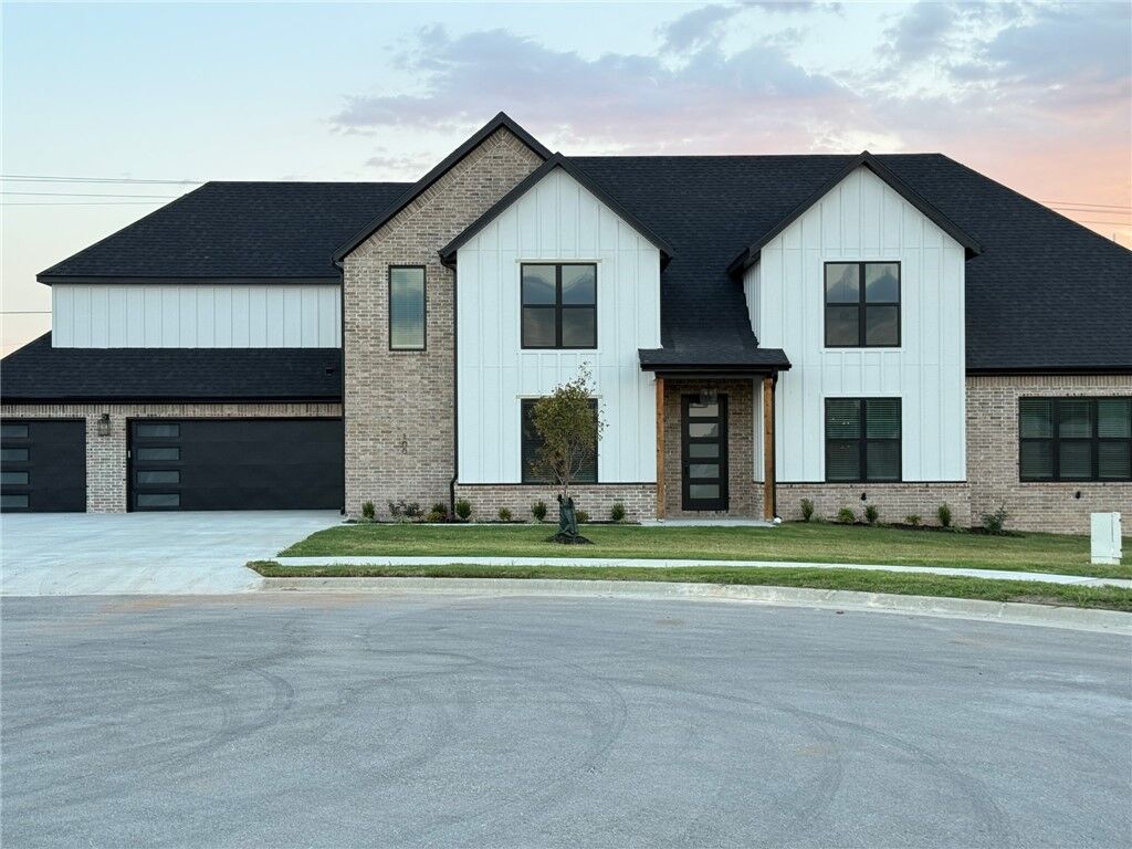 Property Photo:  100 Collins Way  AR 72719 