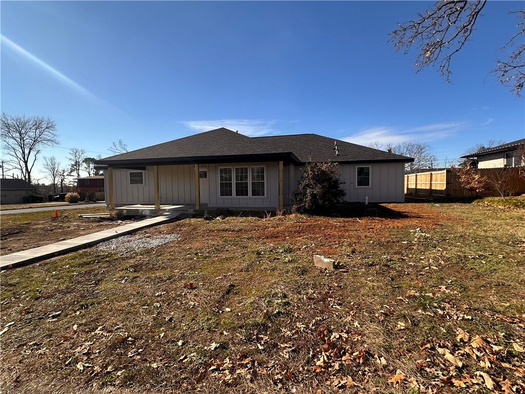 Property Photo:  930 14th Road  AR 72758 