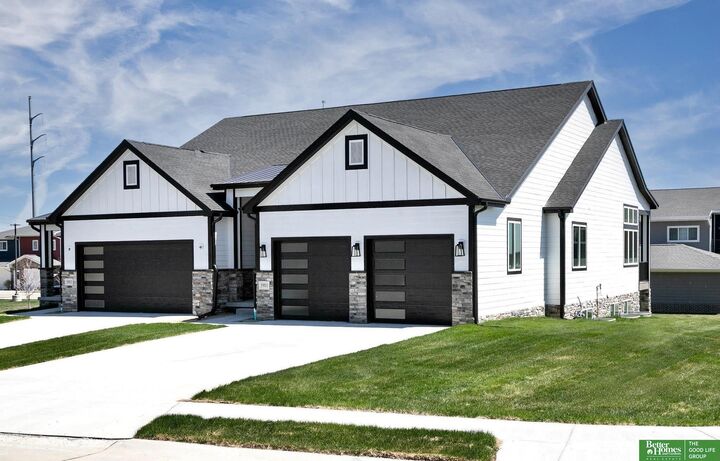 Property Photo: 5901 N 159th Circle 3101 NE 68116