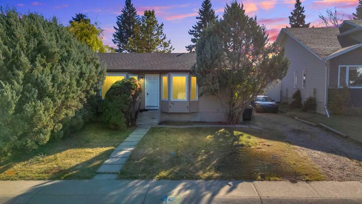 45 Bruns Crescent  Lacombe AB T4L 1N9 photo