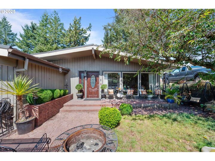 Property Photo:  760 Oconnell St  OR 97459