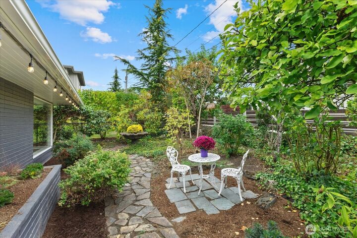 Property Photo: 221 8th Avenue W WA 98033