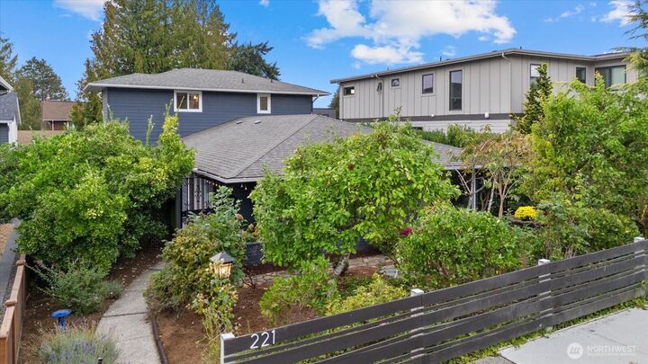 Property Photo:  221  8th Avenue W  WA 98033