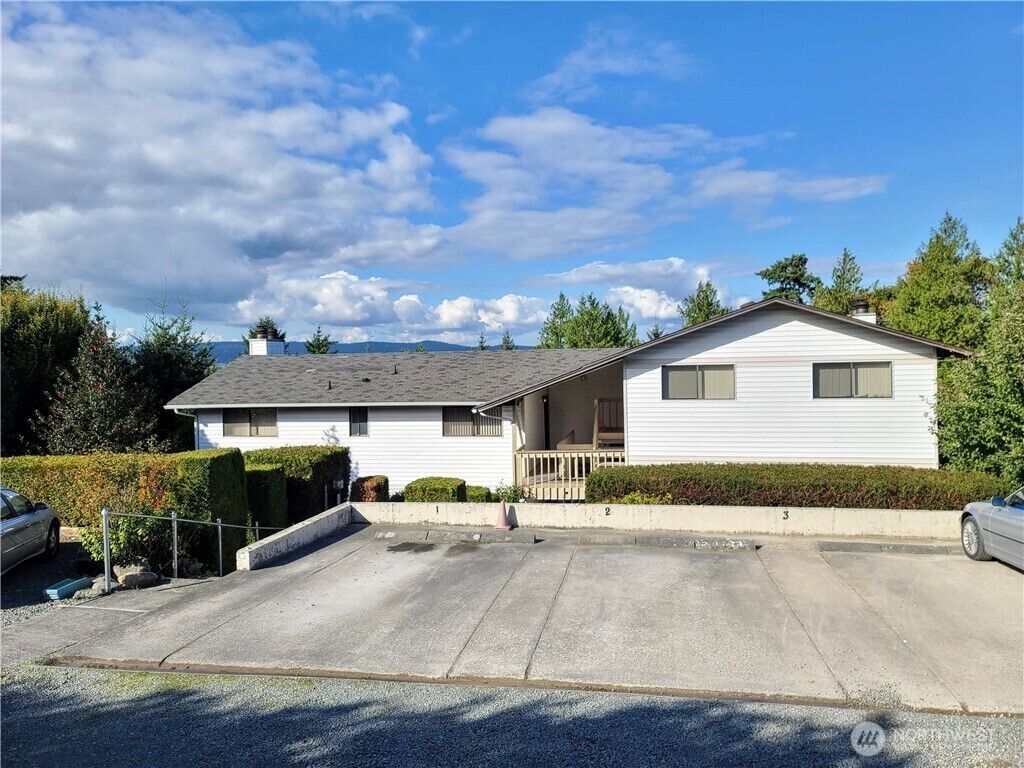 Property Photo: 184 Belvedere Street 3 WA 98282