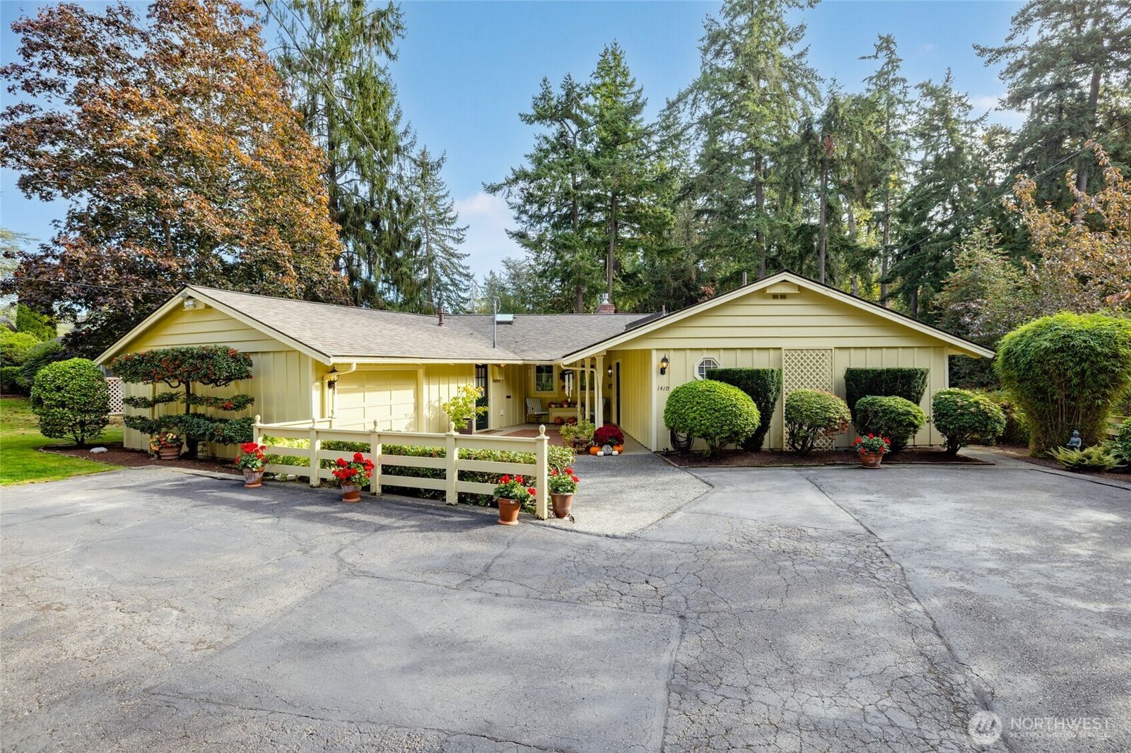 Property Photo: 1410 S 10th Street WA 98274
