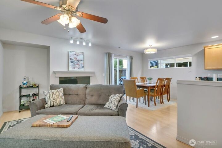 Property Photo: 29929 49th Lane S 20 WA 98001