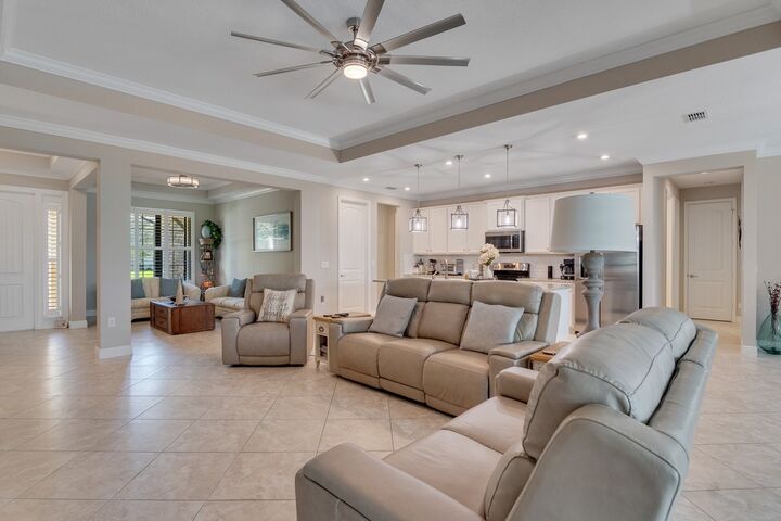 Property Photo:  6234 Arcadia Square  FL 32966