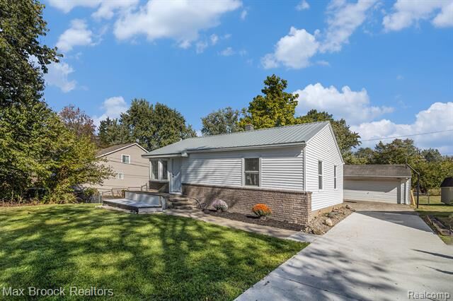 Property Photo:  769 Markdale Street  MI 48362