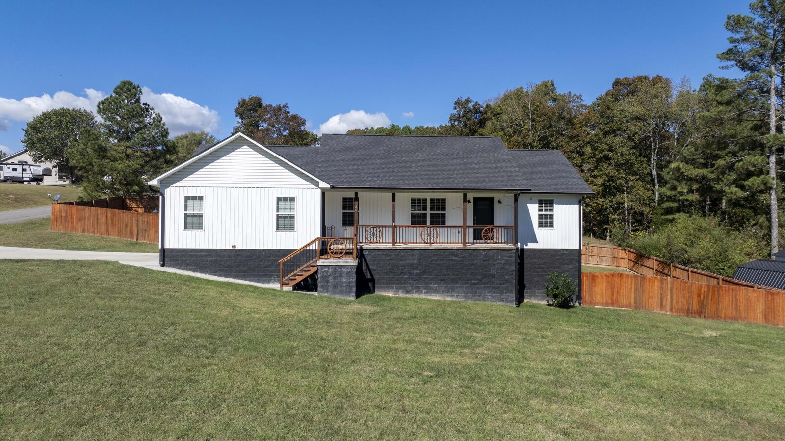 Property Photo: 124 Pine Ridge Drive TN 37321