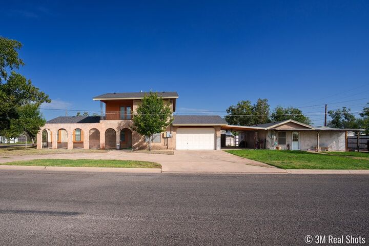 Property Photo: 502 N Browning St TX 76903