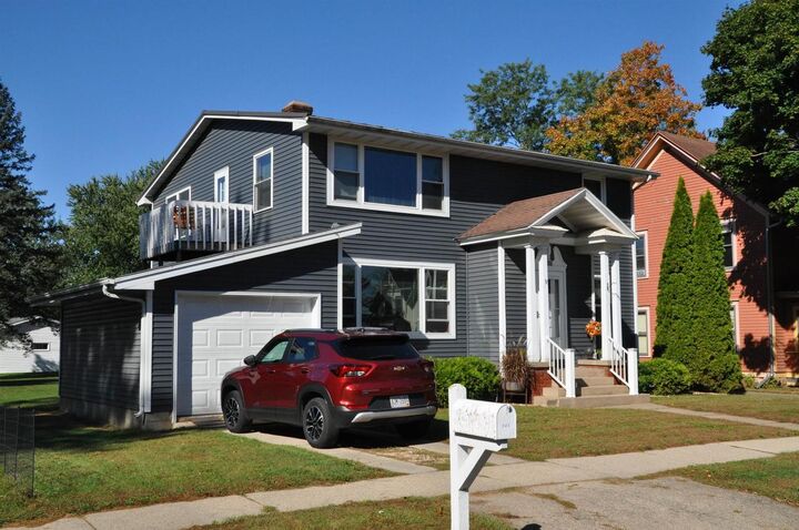 Property Photo: 324 North Cincinnati Street WI 53588