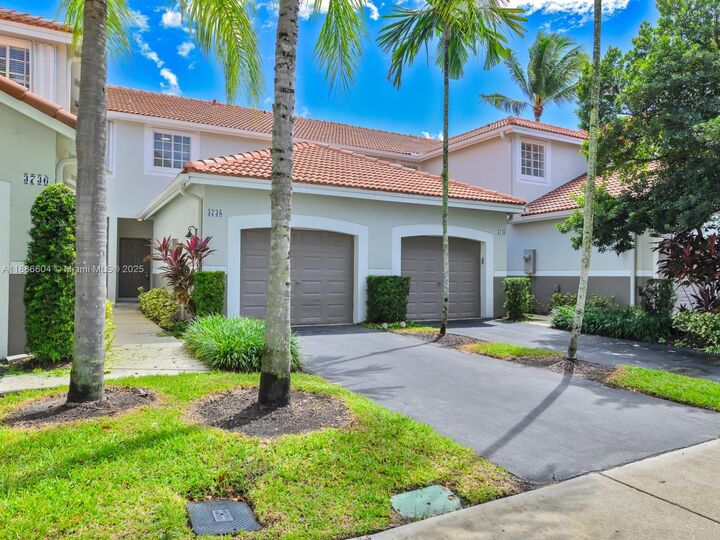Property Photo: 3738 San Simeon Cir FL 33331