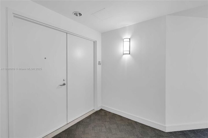 Property Photo: 3131 NE 188th St 2-1005 FL 33180