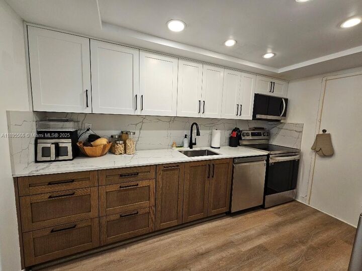 Property Photo: 18061 Biscayne Blvd 1602 FL 33160