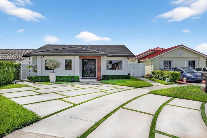 Property Photo: 13280 SW 39th Ter FL 33175