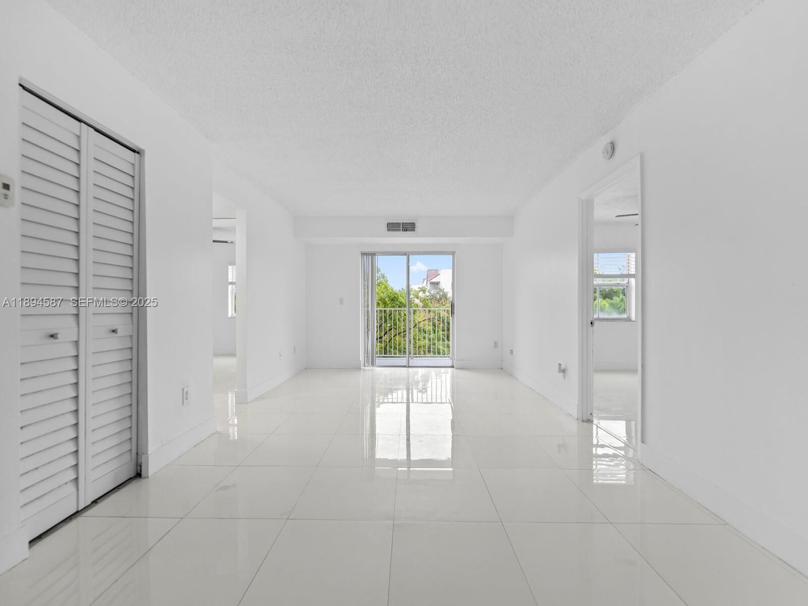 Property Photo: 8260 SW 210th St 211 FL 33189
