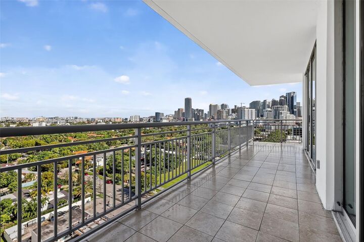 Property Photo:  2021 SW 3rd Ave Ph-3  FL 33129 