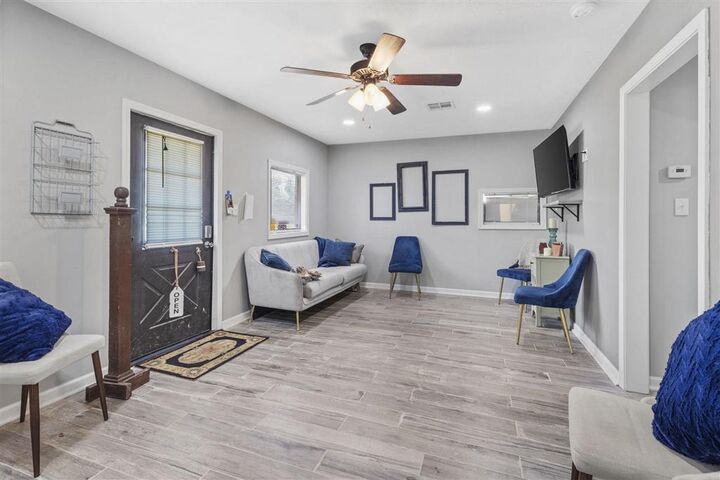 Property Photo: 657 Topsy Road LA 70611