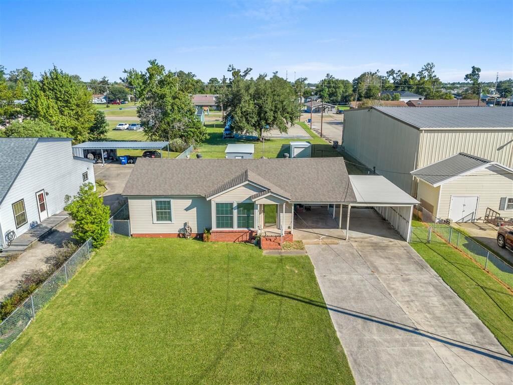 Property Photo: 506 Shady Ln Lane LA 70663