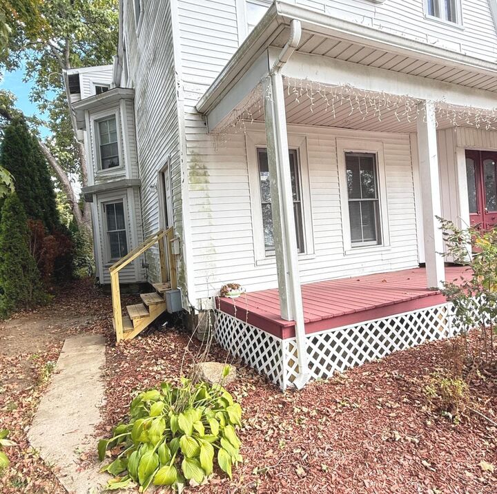 Property Photo: 23 Hayward Avenue 1 CT 06415