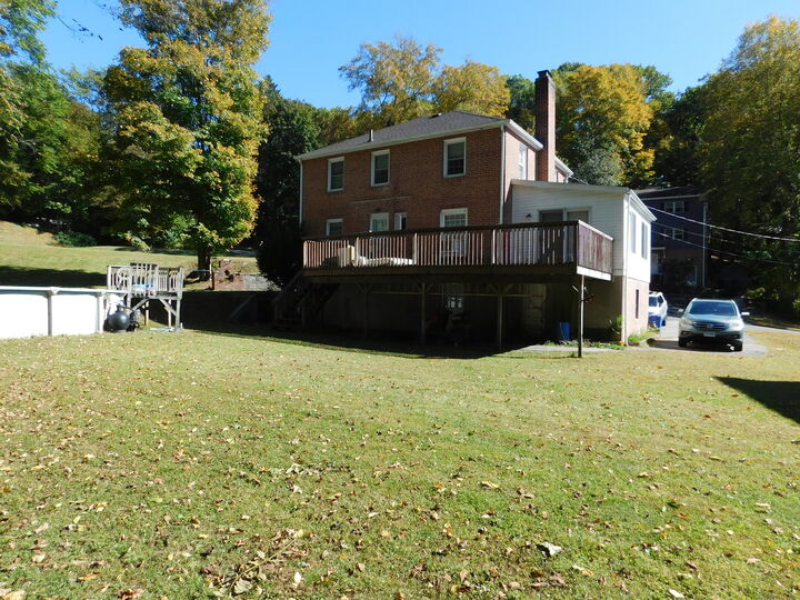 Property Photo:  60 E Street  CT 06418 