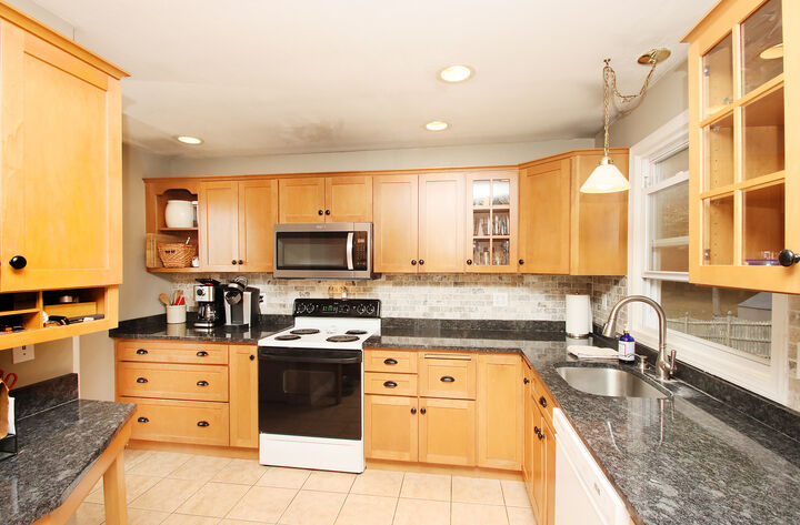 Property Photo: 104 Country Club Road CT 06410