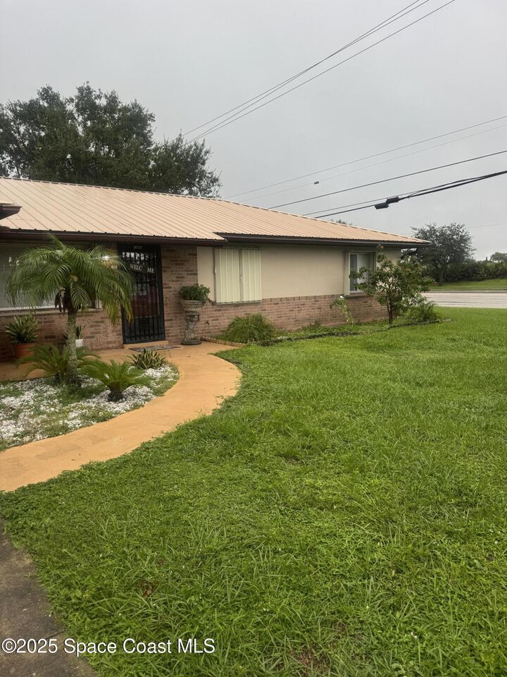 Property Photo:  103 Americana Blvd Boulevard NW  FL 32907 