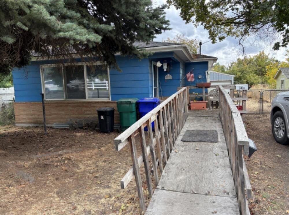 Property Photo: 9408 E Upriver Dr WA 99206