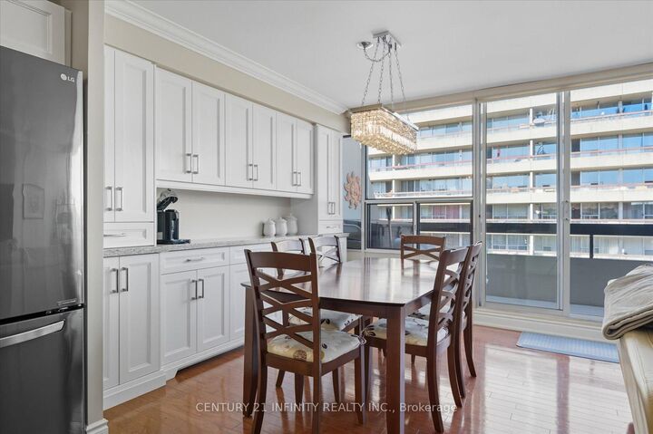 Photo de la propriété: 50 Richmond Street E 635 ON L1G 7C7