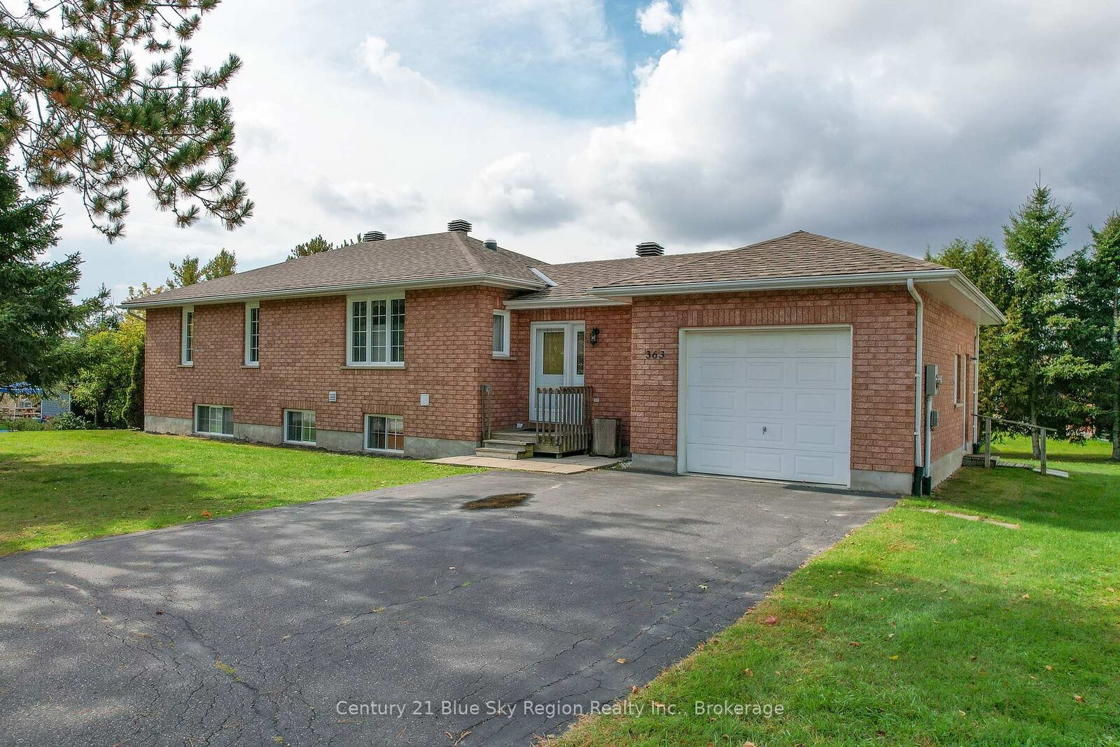 Property Photo:  363 Main Street  ON P0H 0A4