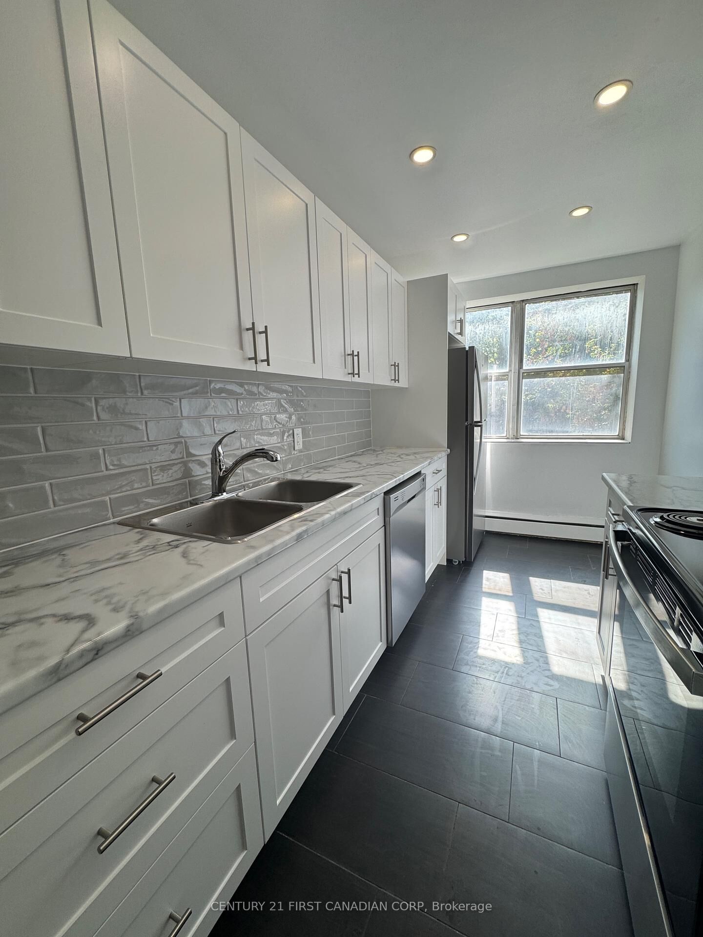 Property Photo:  75 High Street 317  ON N6C 4J8 