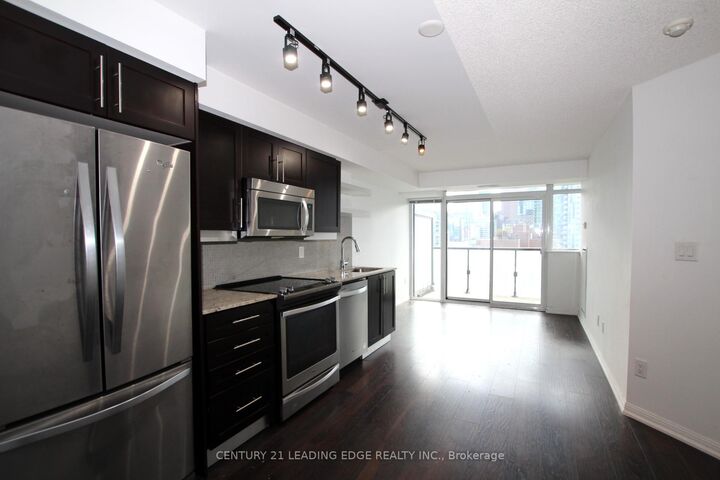 Property Photo:  400 Adelaide Street E 1508  ON M5A 4S3