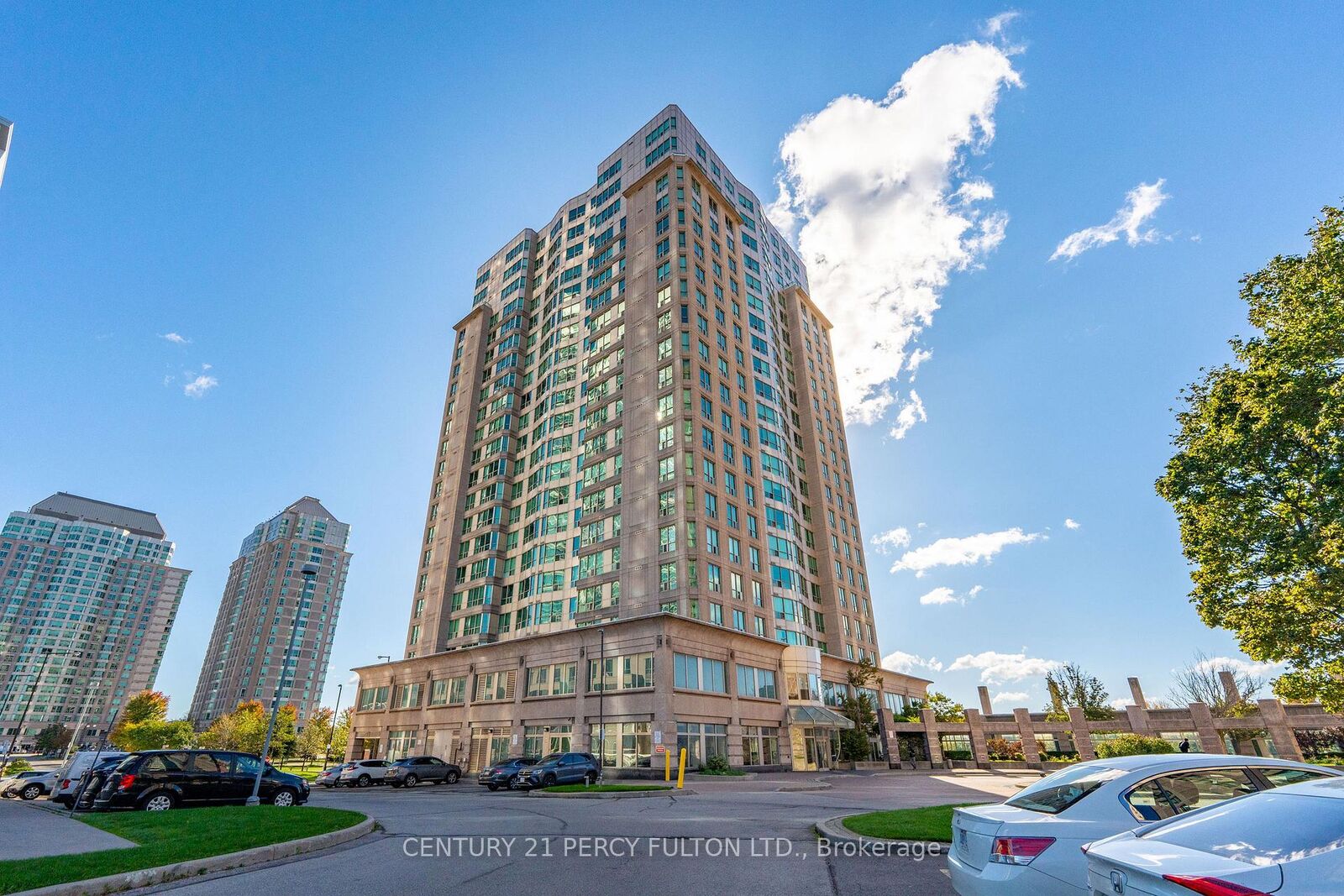 Photo de la propriété: 8 Lee Centre Drive 1007 ON M1H 3H8
