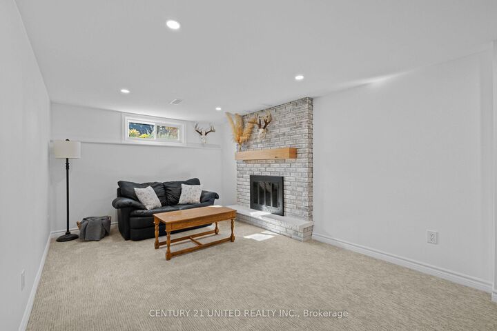 Property Photo: 392 Wellington Street ON K9H 5C2