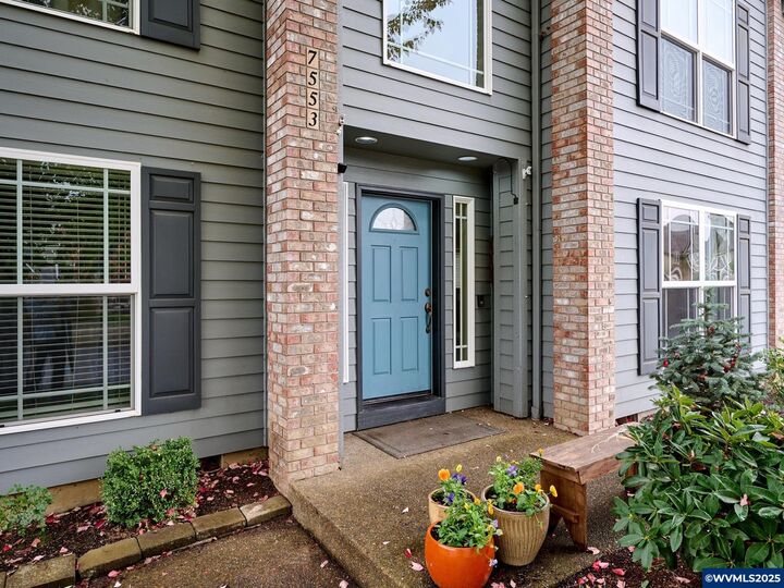 Property Photo: 7553 Shadowwood St NE OR 97303