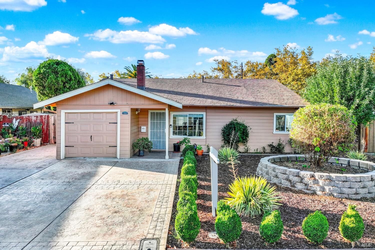 Property Photo: 729 Georgia Way CA 94533
